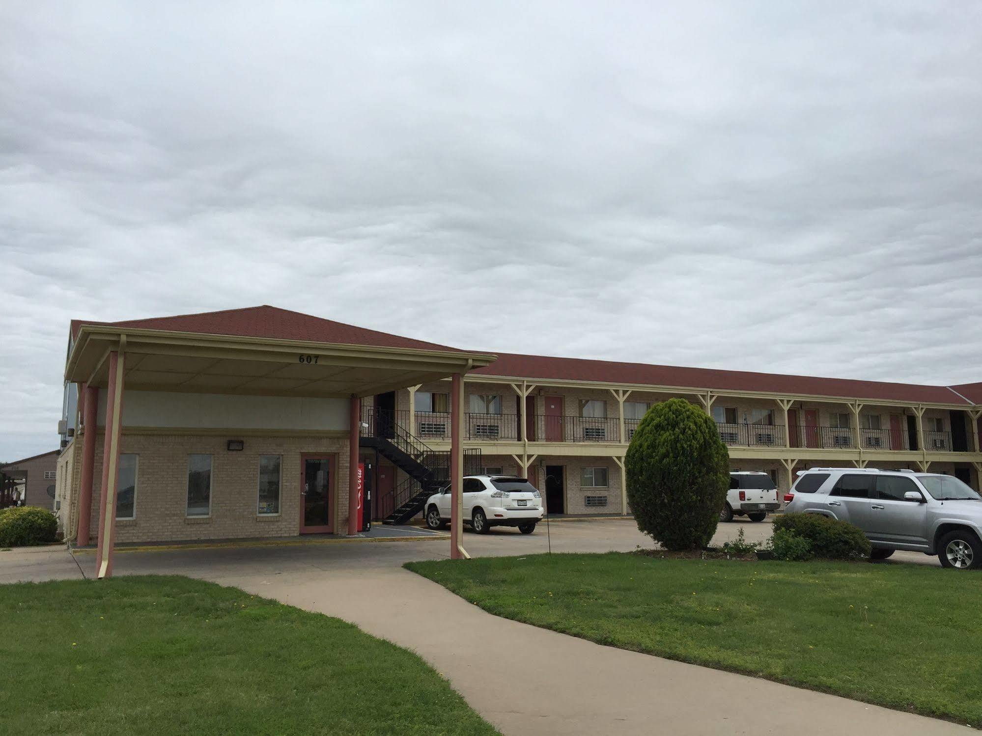 Motel 6 Wichita Ks South I35 Bagian luar foto